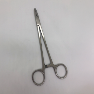 Porta Aguja MAYO HEGAR 14 cm (S/TIJERA)